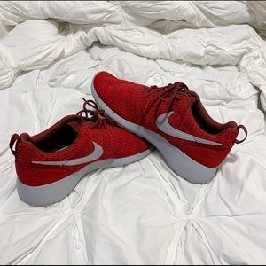 Nike Roshe Sneakers